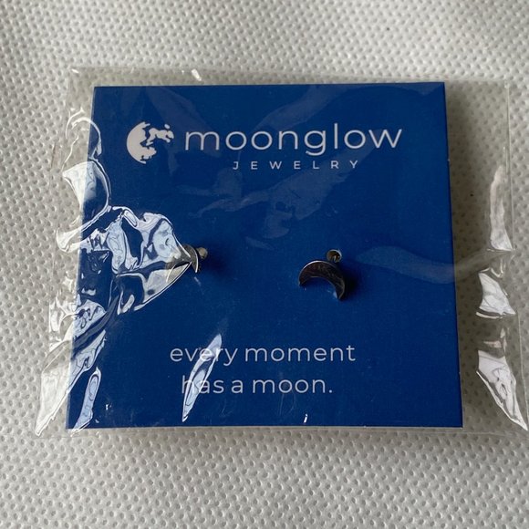 Moonglow Jewelry Silver Crescent Earrings - Picture 4 of 6